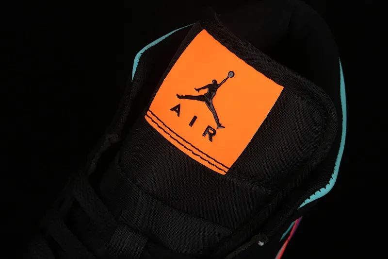 All categories Air Jordan Jordan series basketball shoes Air Jordan 1 Mid Air Jordan 1 Mid AJ1 Joe 1 Candy Yuanyang 3M reflective color matching basketball shoes 554724-083